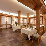 Hotel Post 4*