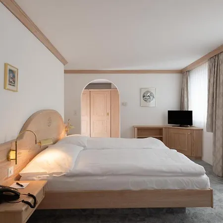 Hotel Post 4*