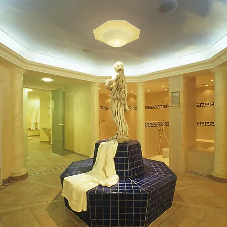 Post Hotel